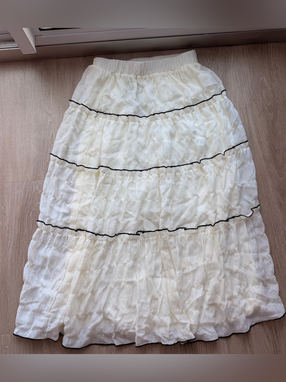 NWT Grey Bandit cream tiered skirt